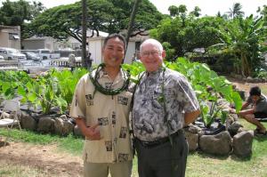 Hawaiian Studies Instructor Alapaki Luke with Chancellor Mike Rota at Ka Mala o Niuhelewai.