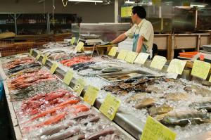 Fish market in Oahu's Chinatown.  Photo courtesy Flickr user Michelle Lee.