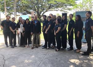 Jay Shidler with Shidler College of Business students