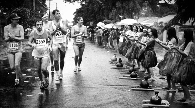 Runners in an early Honolulu Marathon