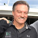 UH Mānoa athletics honors Straub CEO with outstanding volunteer award
