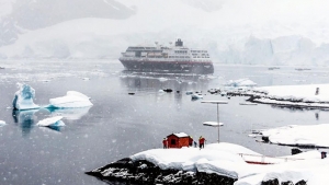 boat in the arctic