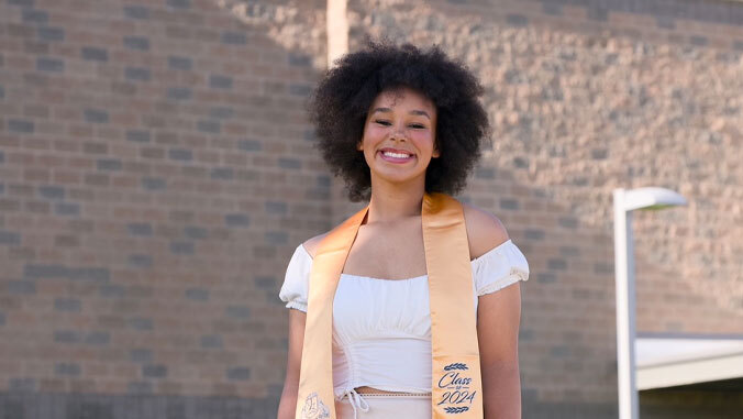 Jaelynn Farias grad photo