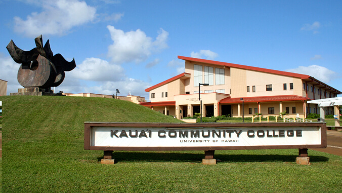 Kauai C C campus with sign