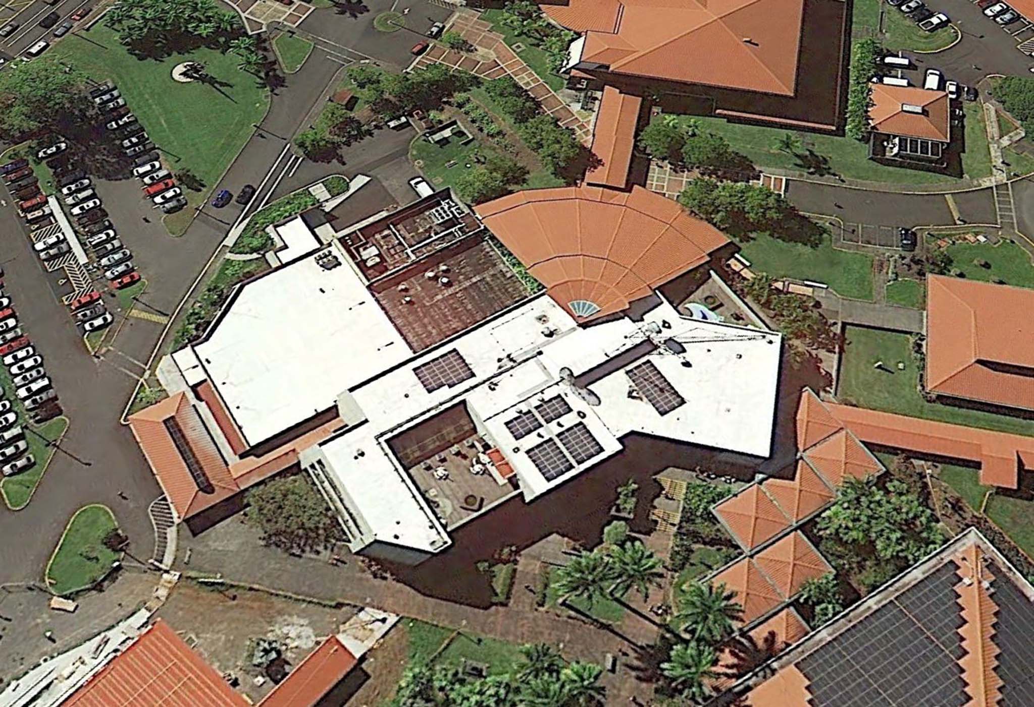 photo of University of Hawaii at Hilo Campus Center photo voltaic system
